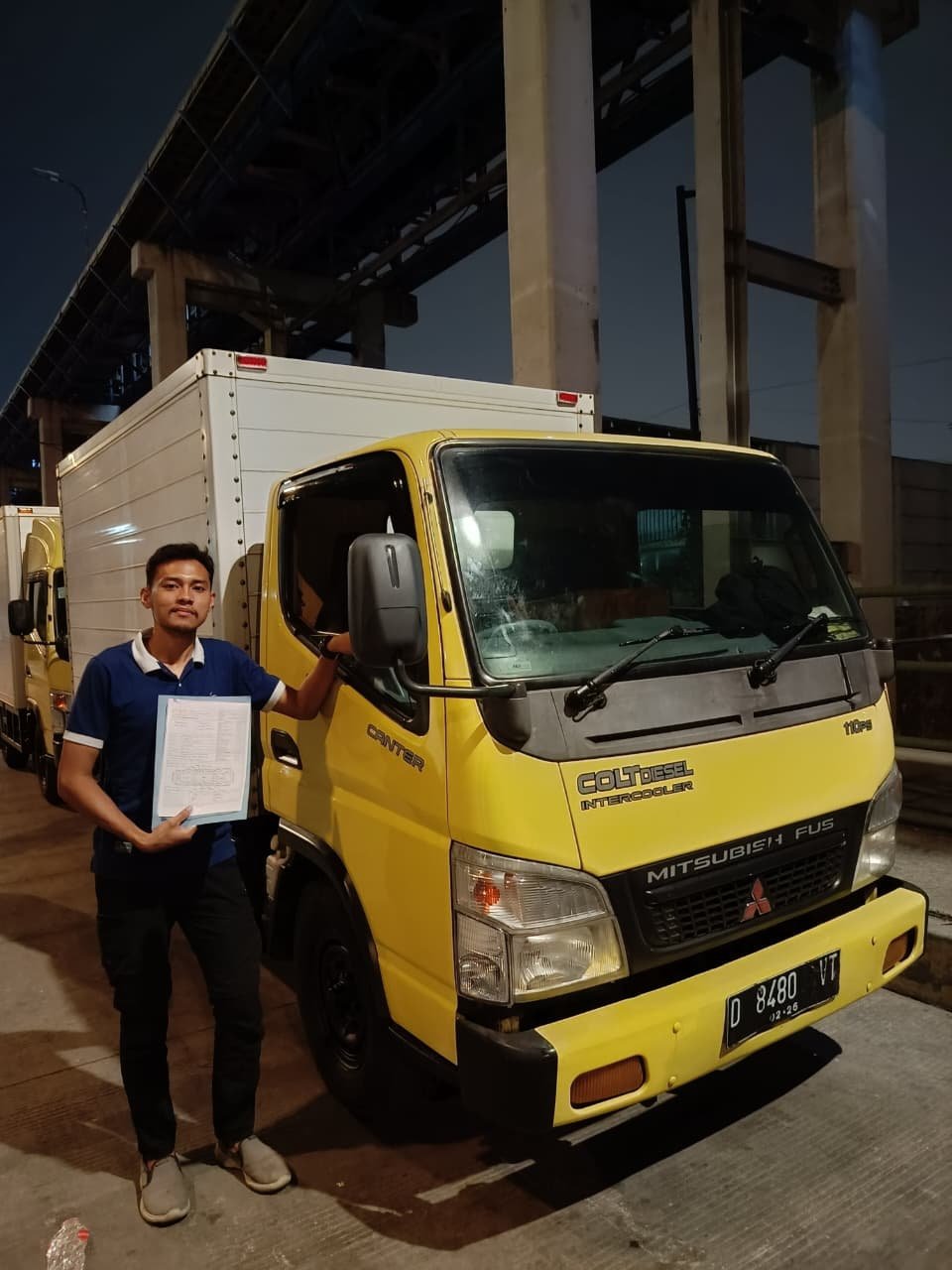 Serah terima kendaraan truk sedang 4 roda