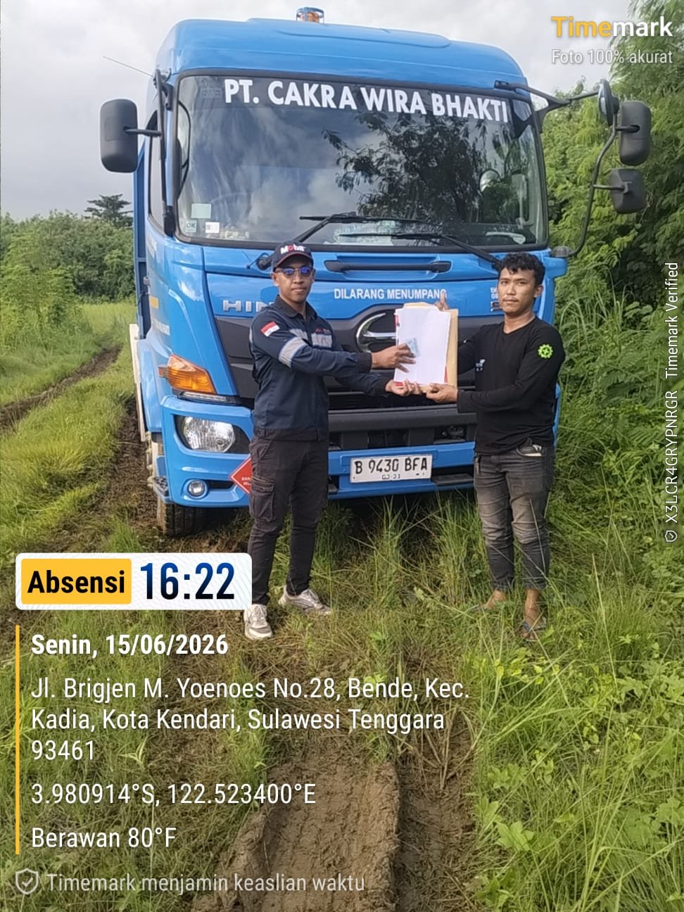 Serah terima 3 unit hino tangki tronton